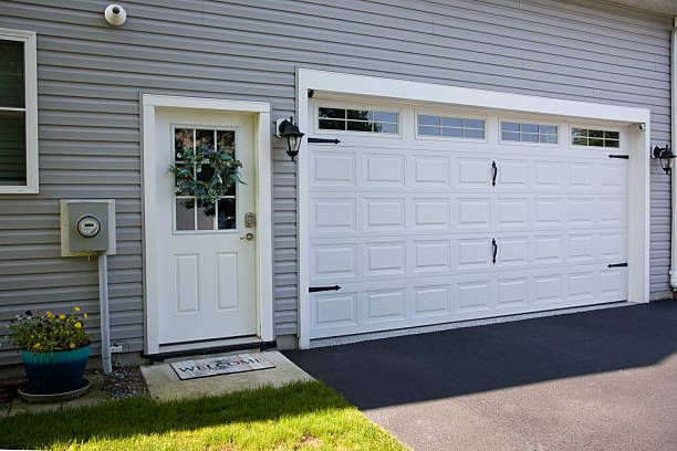 24/7 Emergency Garage Door Panel Replacement experts in Boise, ID